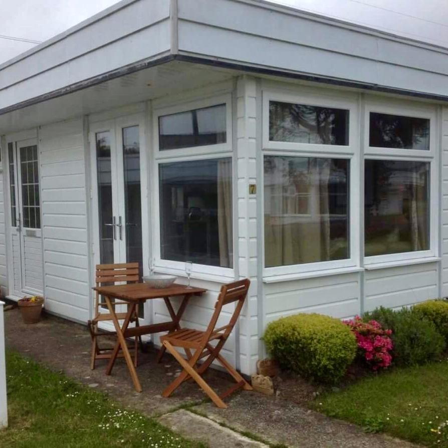 Coastal Cabin Chalet Roch 外观 照片